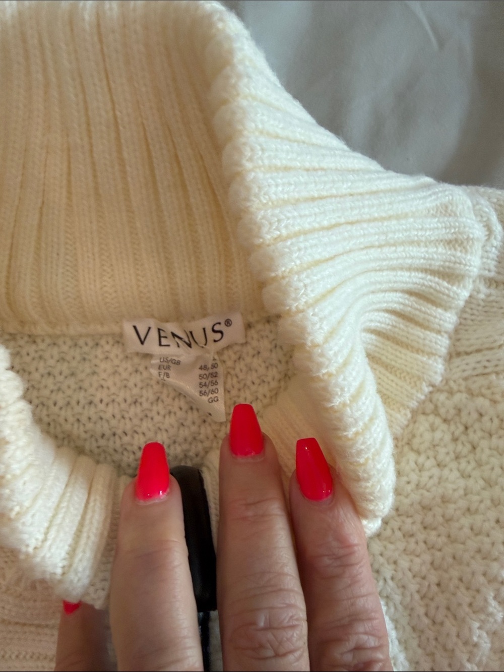 VENUS Cream Ribbed Collar Zip Cardigan - Picture 2 of 5